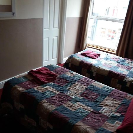 Bed and Breakfast The Crouch Oak Addlestone Exterior foto