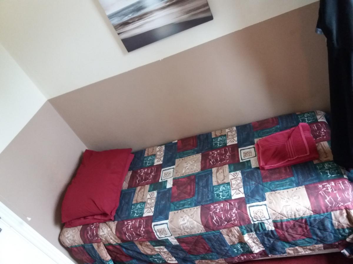 Bed and Breakfast The Crouch Oak Addlestone Exterior foto